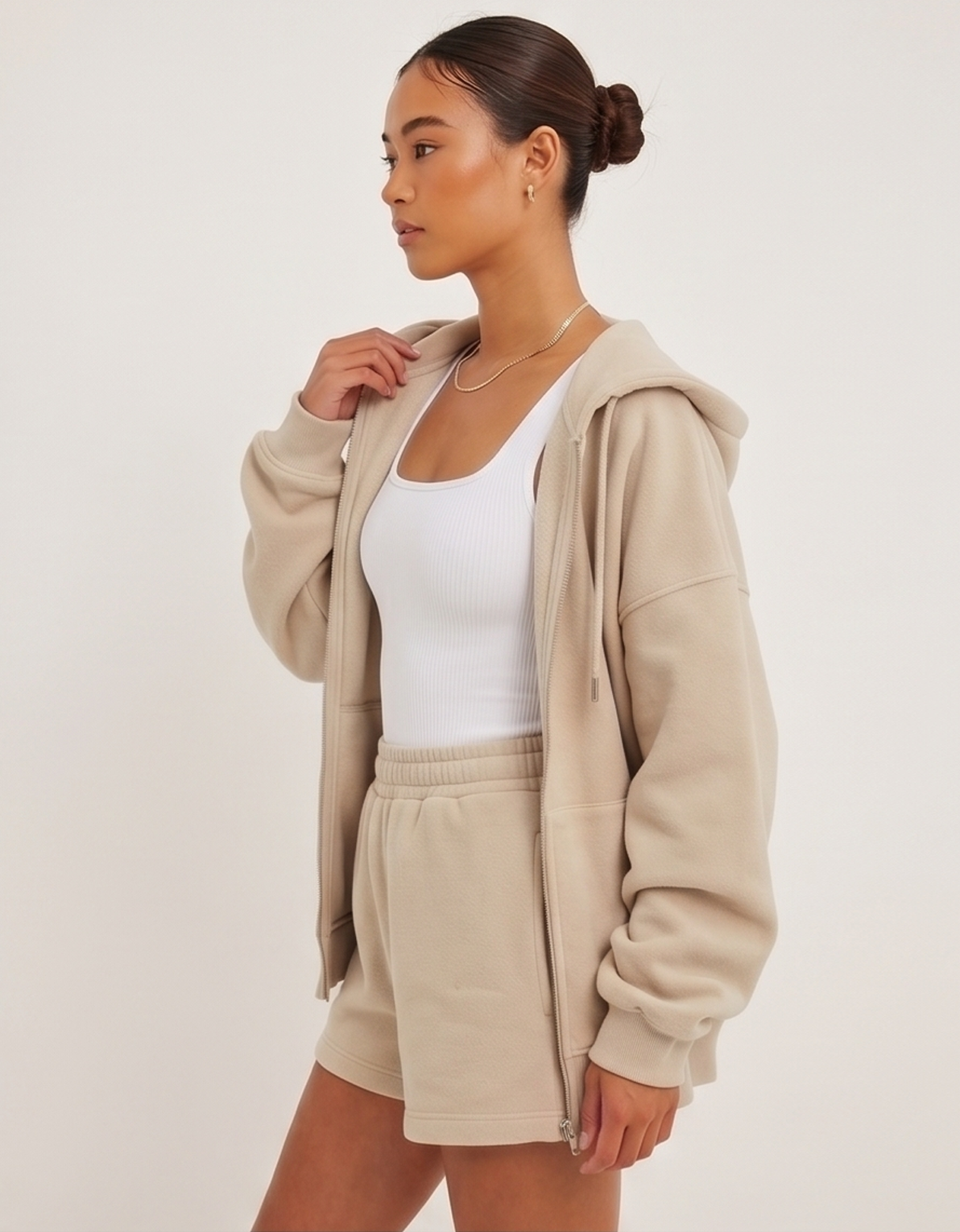 Croptop basic oqq blanco - Detalle 3 moda deportiva